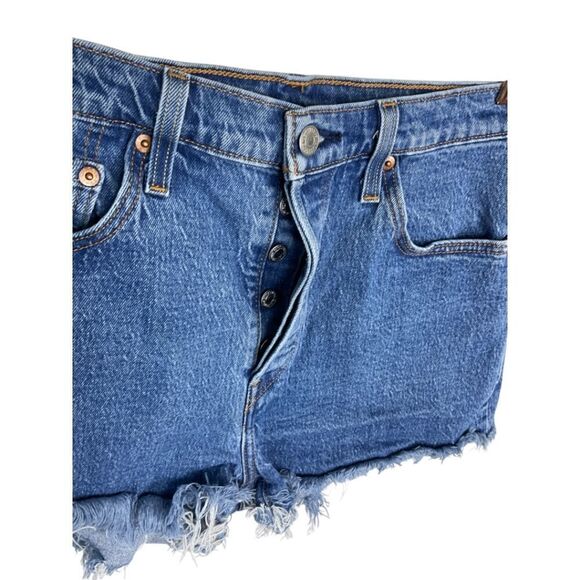 Levi's 501 Shorts - Picture 4 of 10